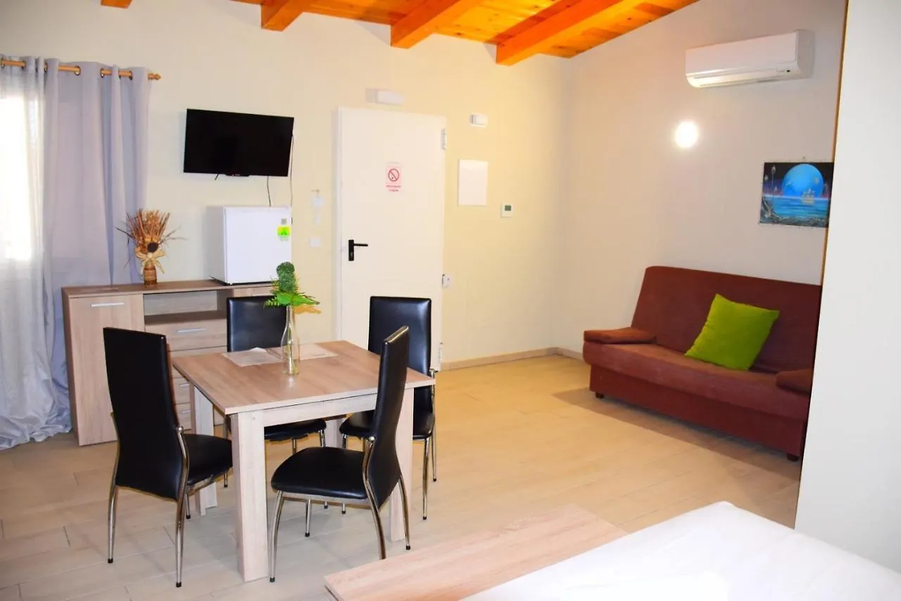 Apartamentos Giuliano Empuriabrava Aparthotel