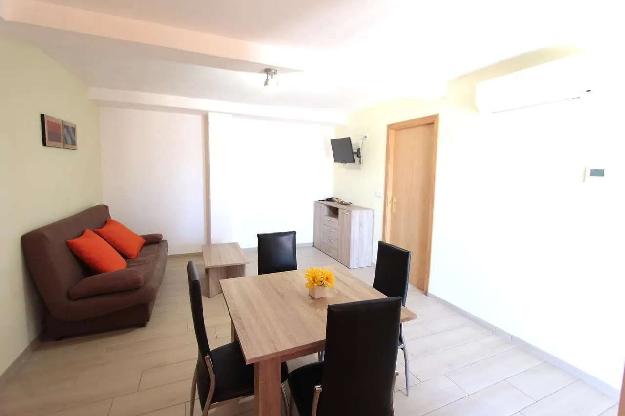 Apartamentos Giuliano Empuriabrava 3*,