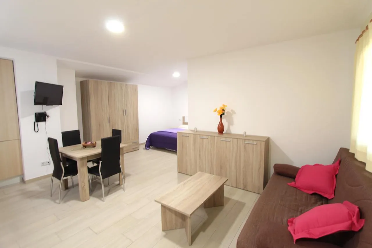 Apartamentos Giuliano Empuriabrava Hotel apartamentowy